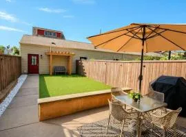 Family-Friendly 4BR Retreat Sleeps 12, Private Yard, Garage, Close to Stadiums, Casino & Downtown
