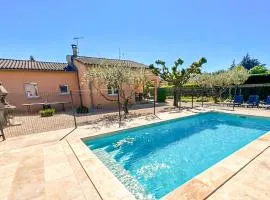 Stunning Home In Sampzon