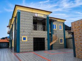 Spacious 2-Bedroom Diamond Suite in Ota，Otta的飯店