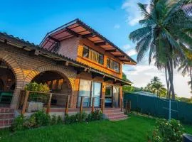 Peñíscola Villa East - Beachfront in El Zonte, Surf City - El Salvador