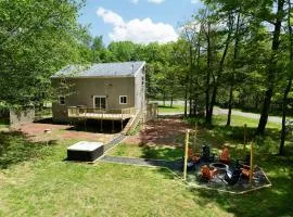 Tucked in the Woods - Jacuzzi Firepit Pooltable