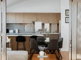 Bluff Point Coastal Townhouse - 3 Bedrooms - Sleeps 6 - Double Garage