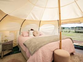 Bukirk Glamping & Luxury Cabins, Hotel in Clare