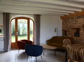 Gîte de Lavau, Fermette en pierre, 8 couchages