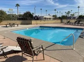 Budgetel Inn & Suites