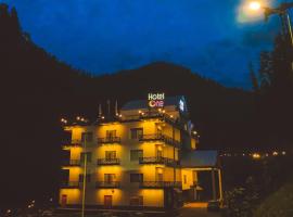 Hotel One Riverside Kaghan, hotel di Khanni