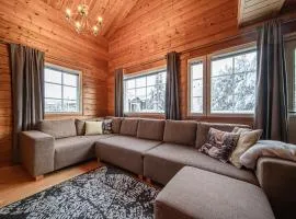 Alpine Chalet Central Ski-in Ski-out, Levi center by Aavalevi