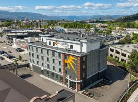 La Quinta Inn & Suites by Wyndham Kelowna BC, hotel i Kelowna