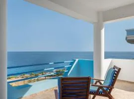 Blue Window Seaview Maisonette