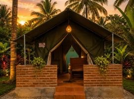 COCO FOREST CAMPING RESORT - Luxury Glamping & Farm Stay Villa, hotel sa Kurunegala