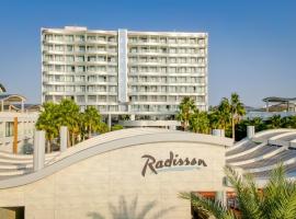Radisson Beach Resort Larnaca、ラルナカのホテル
