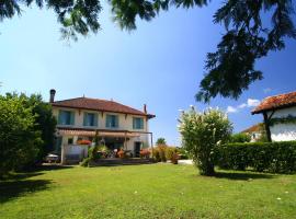 L'Estanquet Bed and Breakfast pdj offert, hotel perto de Lago de Biscarrosse, Gastes