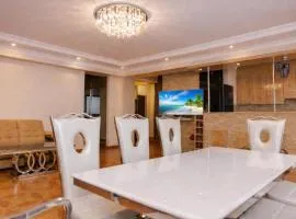Spacious City Center Apartment 2BR 2BA New Building Balcony