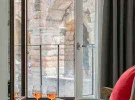 Conte Manfredo and Contessa Sarah Apartments with Breathtaking Arena Views in Verona