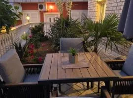Studio Apartman DORA