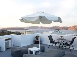 Villa Solasta #2 with jacuzzi in Santorini