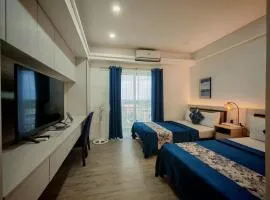 Condo Azur Suites A731 TWIN, Amani Resorts Residences, 5 minutes Airport, Netflix, Stylish, Cozy with Luxurious Swimming Pool