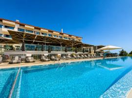 Droushia Heights Hotel: Dhrousha şehrinde bir otel