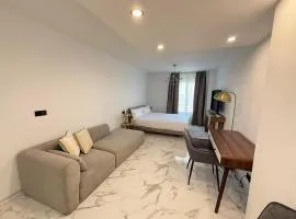 Elegant room in Alicante - AC, Wifi & Comfort