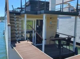 Floating house Sunflower