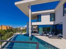 Luxury villa 45 with infinity pool