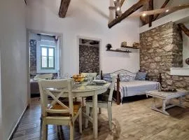Alekos Cozy Stone 2BR Home Karya Center