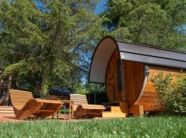 Rifugio diVino Dormire in una botte - Wine Barrel stay near Rome, hotel i Rieti