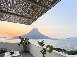 Manifesto Seaview Apartment I