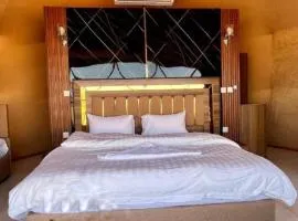 Wadi Rum Luxury Hamad & Jeep Tours