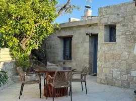 NEW 'I Elea' Village House with Courtyard