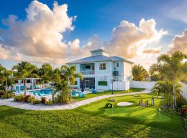 Seaside Boca with Pool an Fire Pit, מלון בPlacida