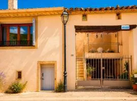 Maison charmante à La Roche-sur-le-Buis avec piscine partagée
