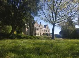 Monkton Wyld Court
