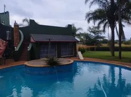 Nguni Gaste Huis
