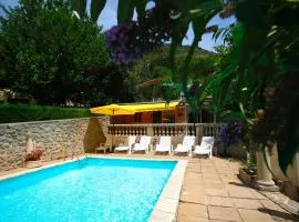 Charmante maison de vacances à La Roche-sur-le-Buis avec piscine