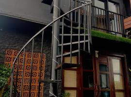 KUBU BLACK HOUSE, hotel a Jembrana