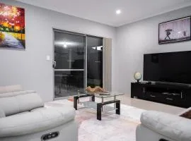 Spacious modern haven near Swan Valley & Airport