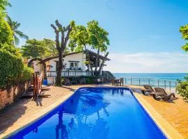 Peñíscola Villa West- Beachfront in El Zonte, Surf City - El Salvador