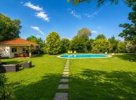 Holibai As Landras Piscina y vistas al Miño, Tomiño