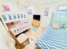 Sleeps 9 Quiet and Private Beach Access Walkable