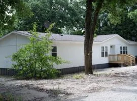 Big Lake, No Schedule, Sleeps 8, Pet Friendly