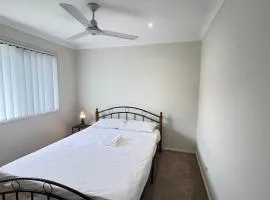 Beautiful 4 BDR House with ensuite and AC