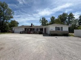 Great Strip Location Lake Wine Fireplace