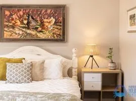 The Art Lovers Cottage in Mandurah 1BR