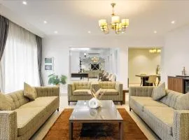 Metro Apartments
