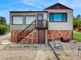 Cozy Cottage with Grill Near River and Downtown