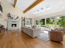 Valley House-Walk to Downtown-Outdoor Oasis-Luxury