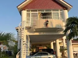 Nyaniba Villa
