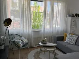 Licht & ruim appartement, hartje centrum Breda