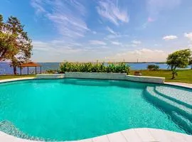 The Baytown Getaway - Guest House